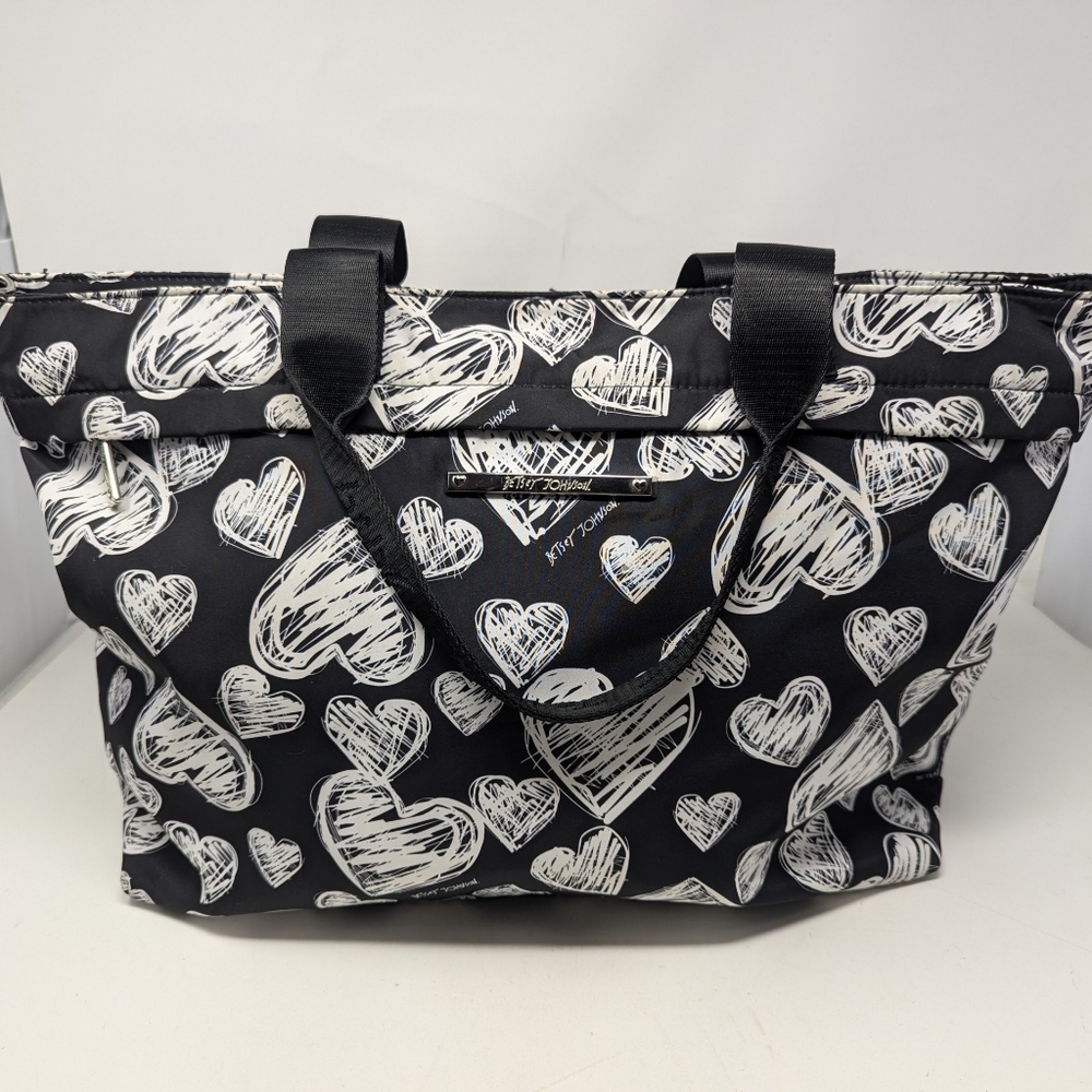 Betsey Johnson Womens Black & White Heart Print Duffle Bag
